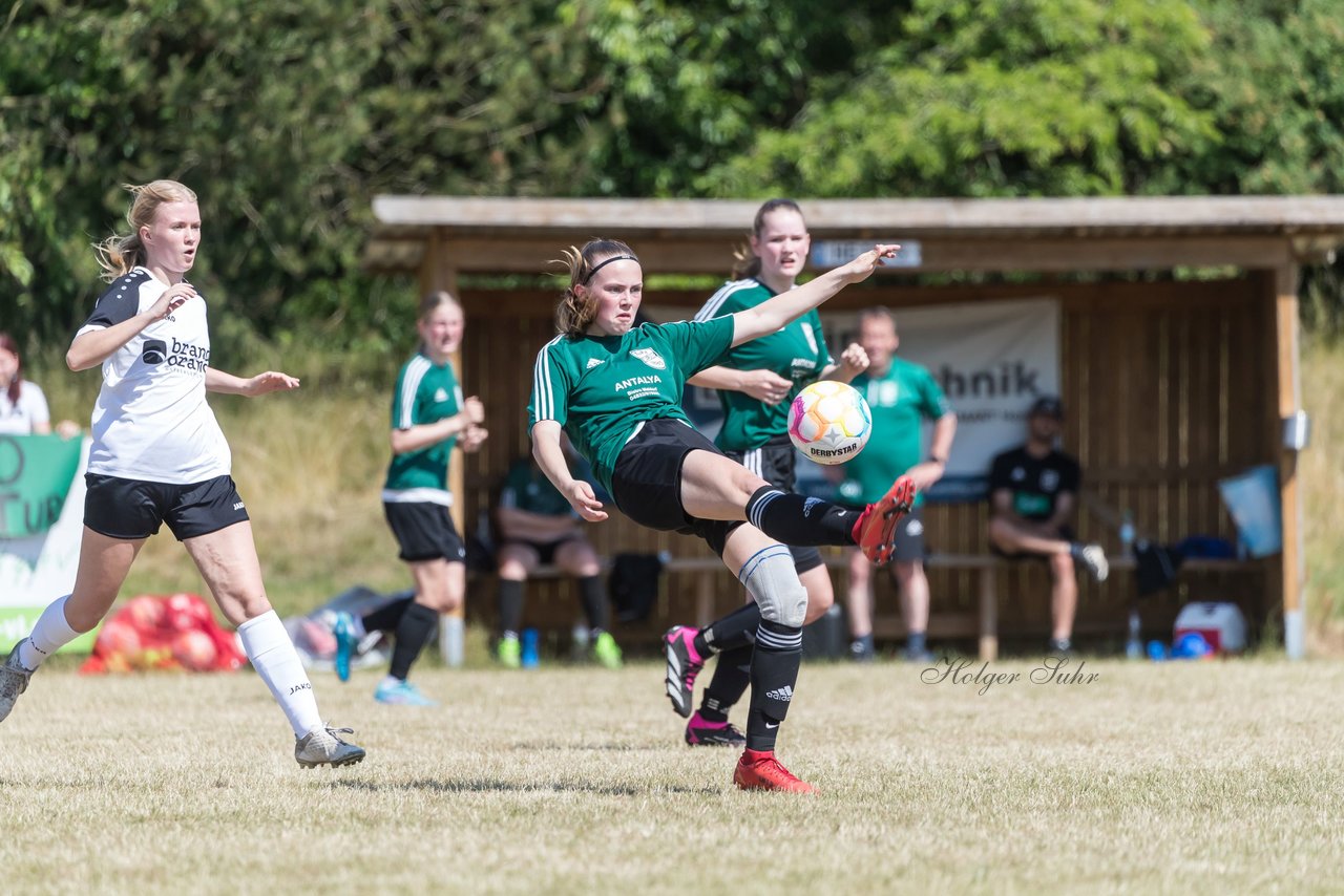 Bild 129 - wBJ TuRa Meldorf/Buesum - JFV Luebeck : Ergebnis: 1:0